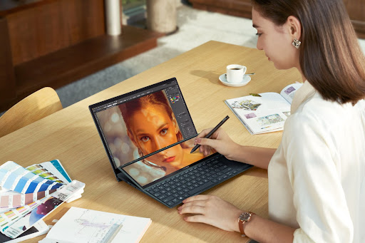 Chiếc ZenBook độc đáo với màn hình kép mở rộng